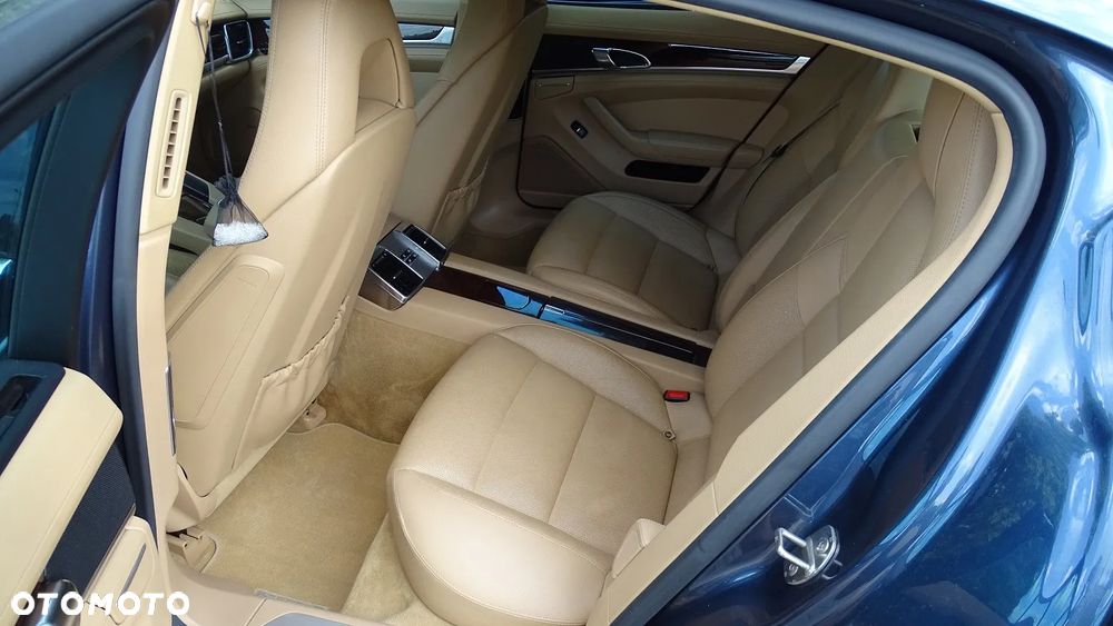 Porsche Panamera 4S - 15