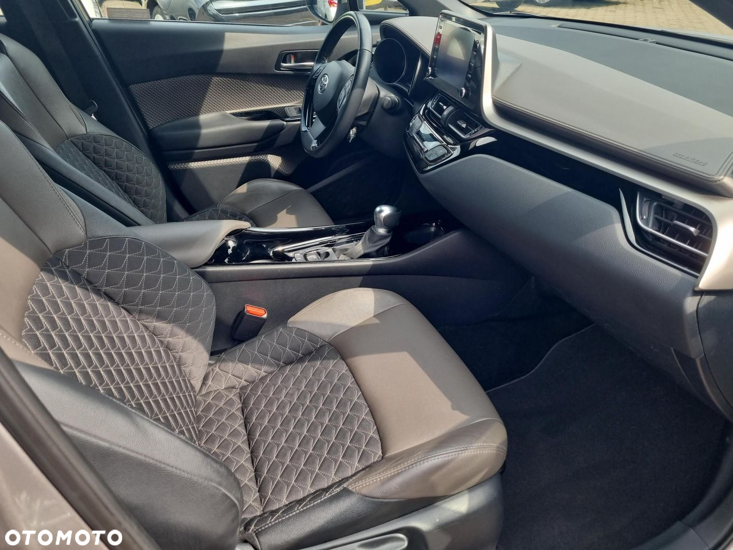 Toyota C-HR - 10