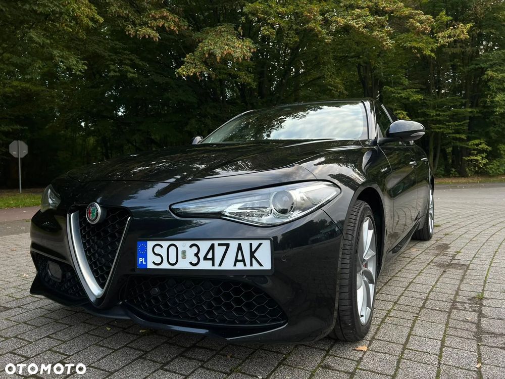 Alfa Romeo Giulia 2.0 Turbo 16V AT8-Q4 Veloce - 3
