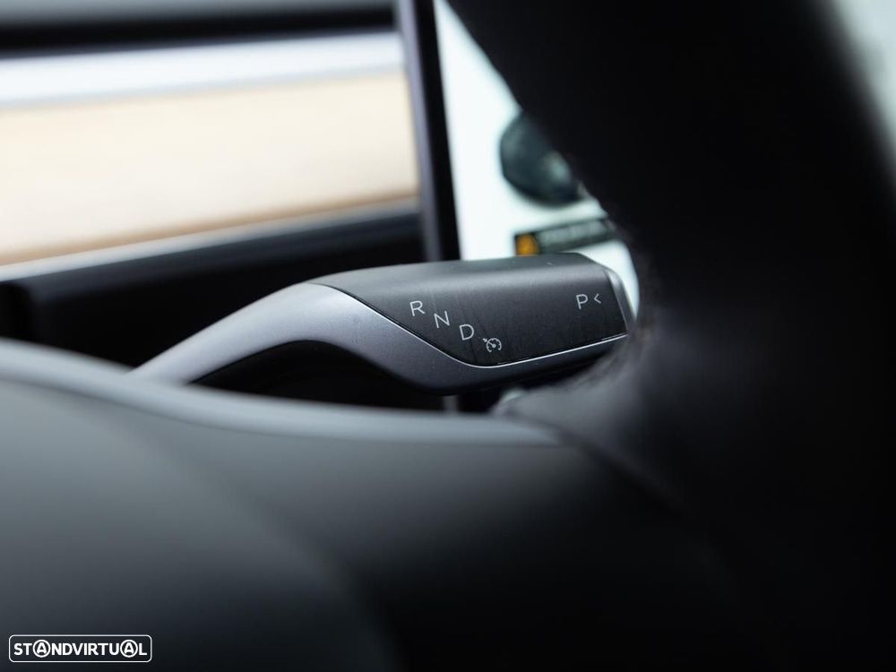 Tesla Model Y Long Range Dual Motor AWD - 21
