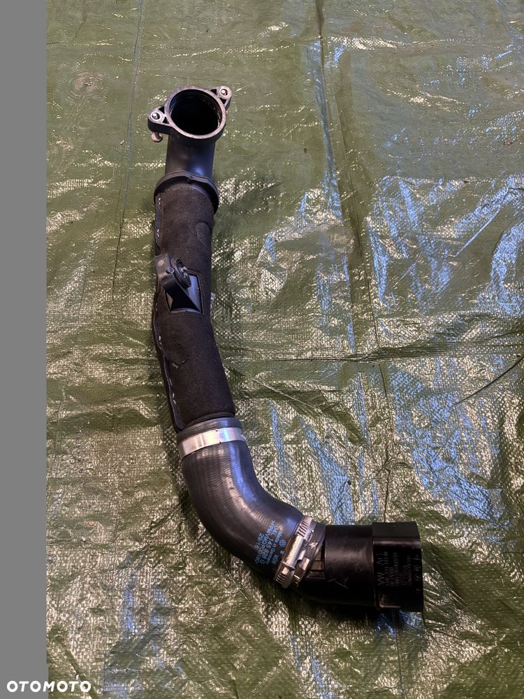 VW Tiguan II Golf VII rura przewód intercoolera 04L145828G - 1