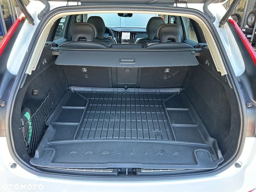 Volvo XC 60 B4 B Plus Dark - 10
