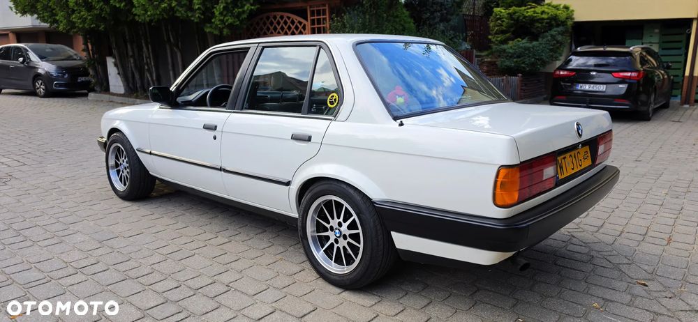 BMW Seria 3 316i - 40