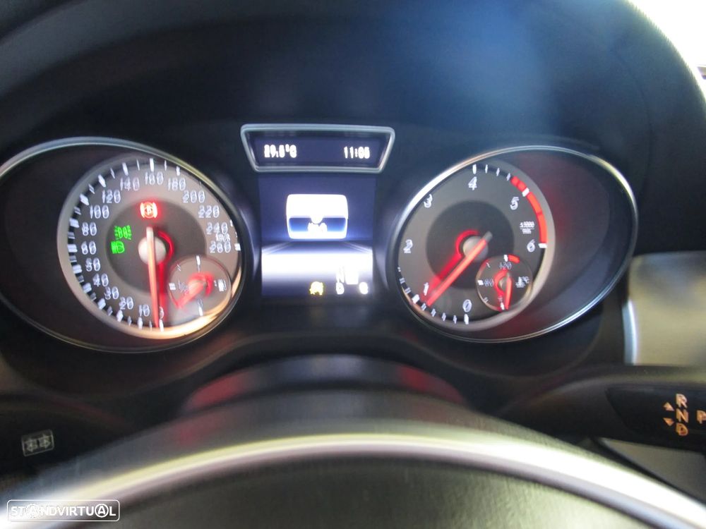 Mercedes-Benz CLA 180 CDI AMG Line Aut. - 32