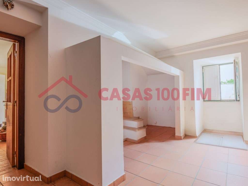 Moradia T18 com projeto para 24 estúdios - Azoia, Leiria - Grande imagem: 3/17