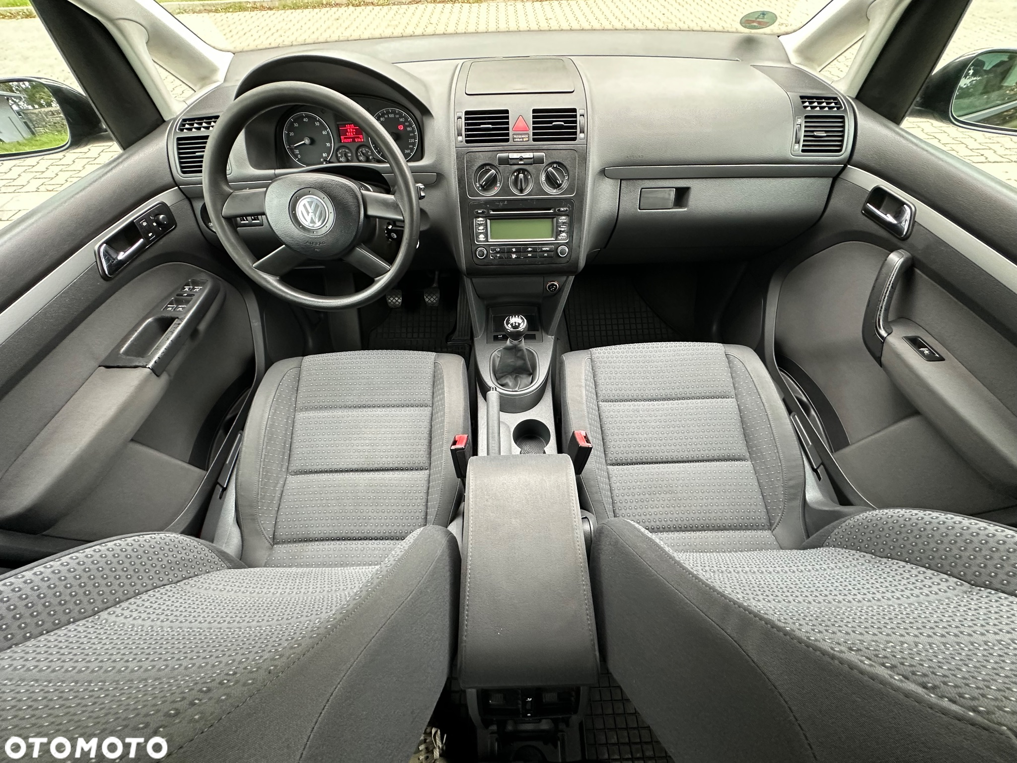 Volkswagen Touran - 15
