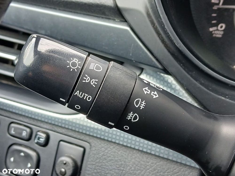 Toyota Avensis 1.8 Premium EU5 - 30