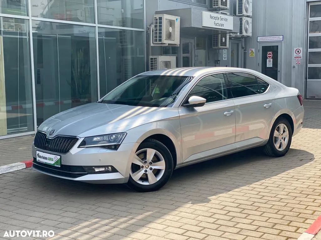 Skoda Superb 2.0 TDI DSG Ambition - 1