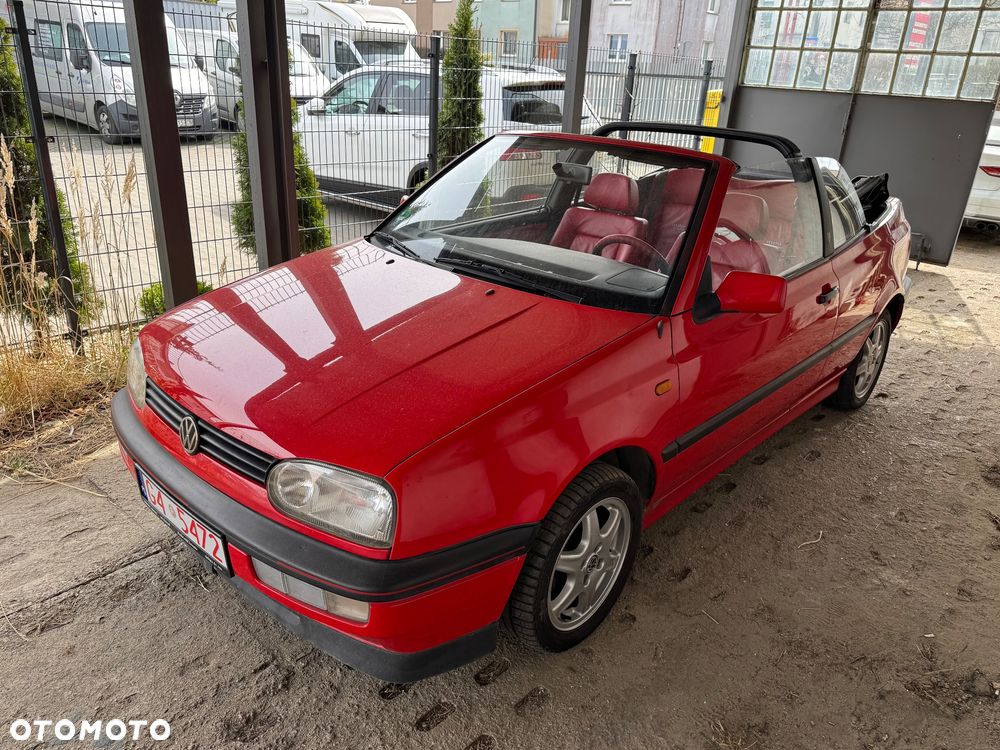 Volkswagen Golf - 1