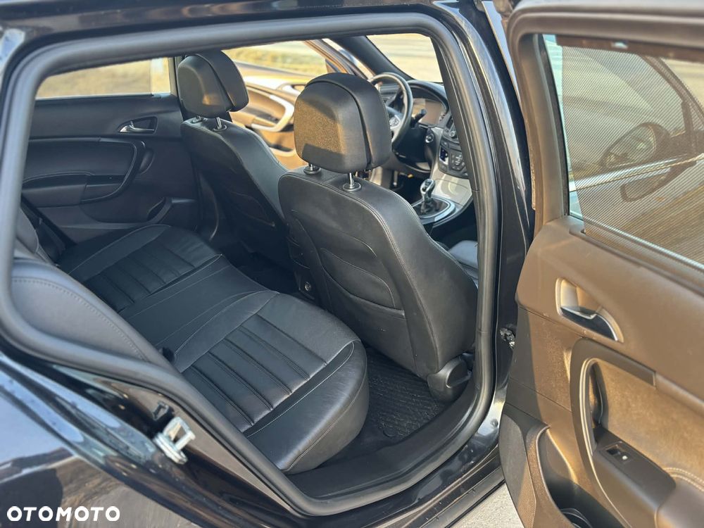 Opel Insignia - 25