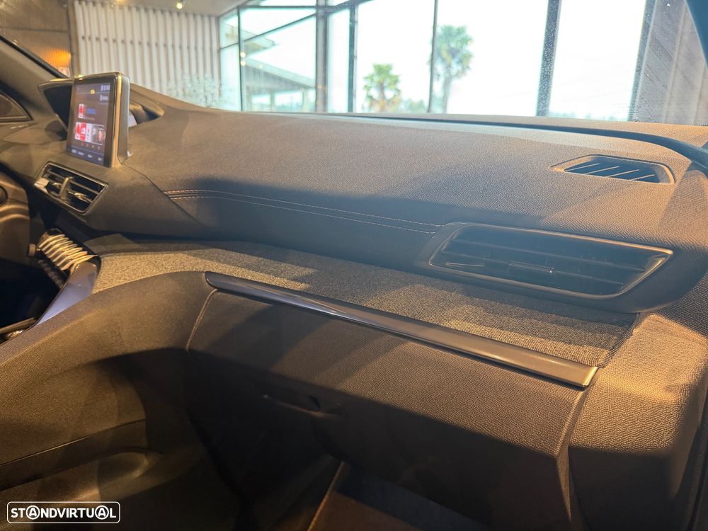 Peugeot 3008 1.5 BlueHDi GT Line EAT8 - 36