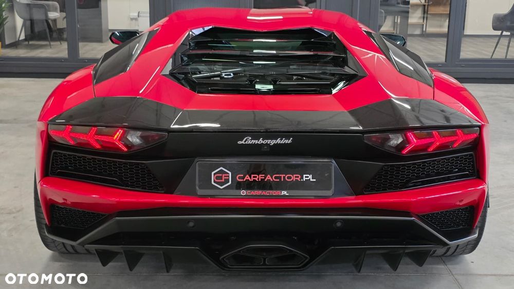 Lamborghini Aventador - 9