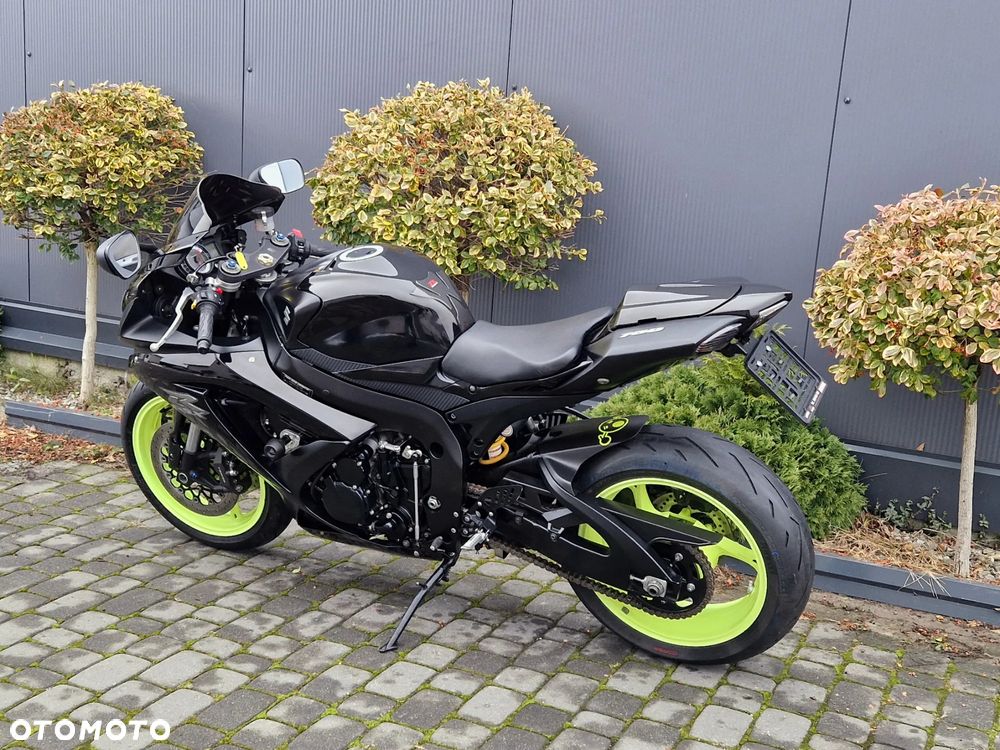 Suzuki GSX-R - 6