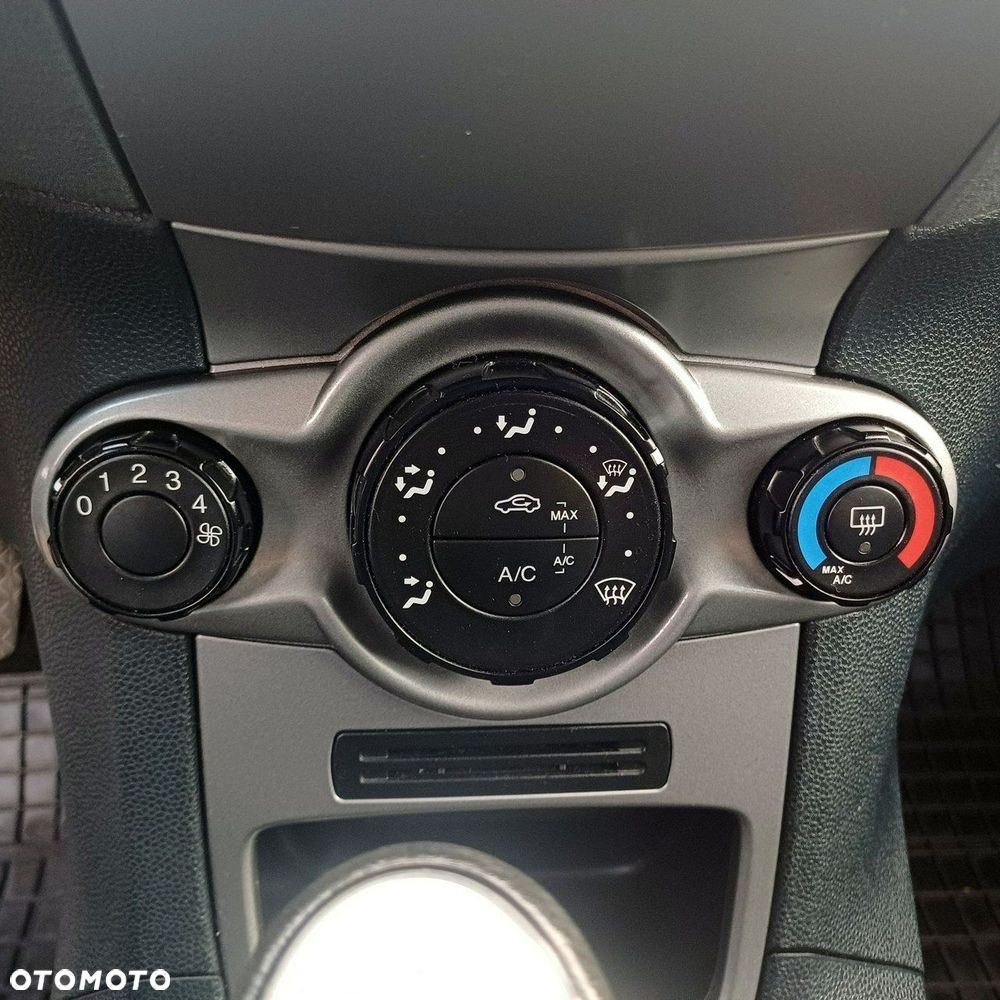 Ford Fiesta - 15