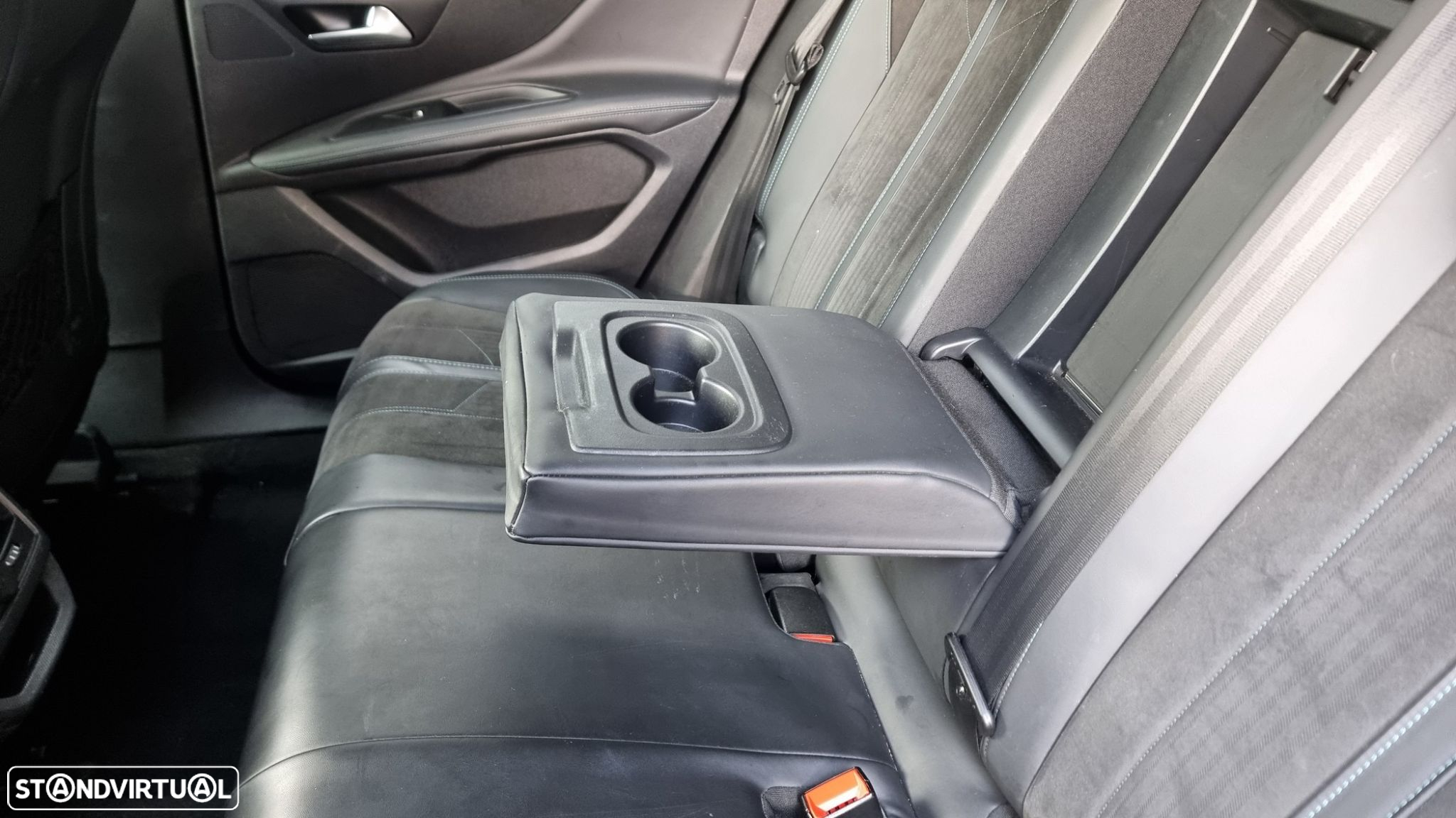 Peugeot 3008 1.2 PureTech Allure EAT6 - 25