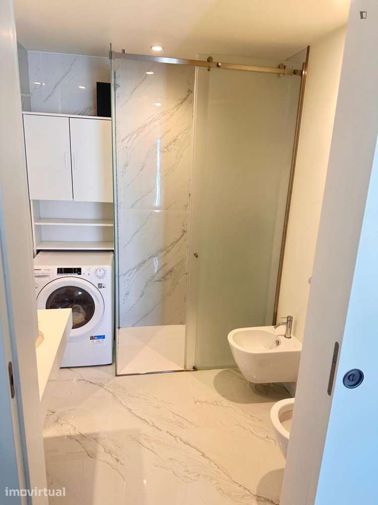 Quarto - localizado em Paranhos Porto - Grande imagem: 5/8