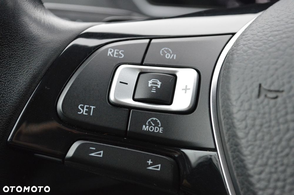 Volkswagen Tiguan - 24