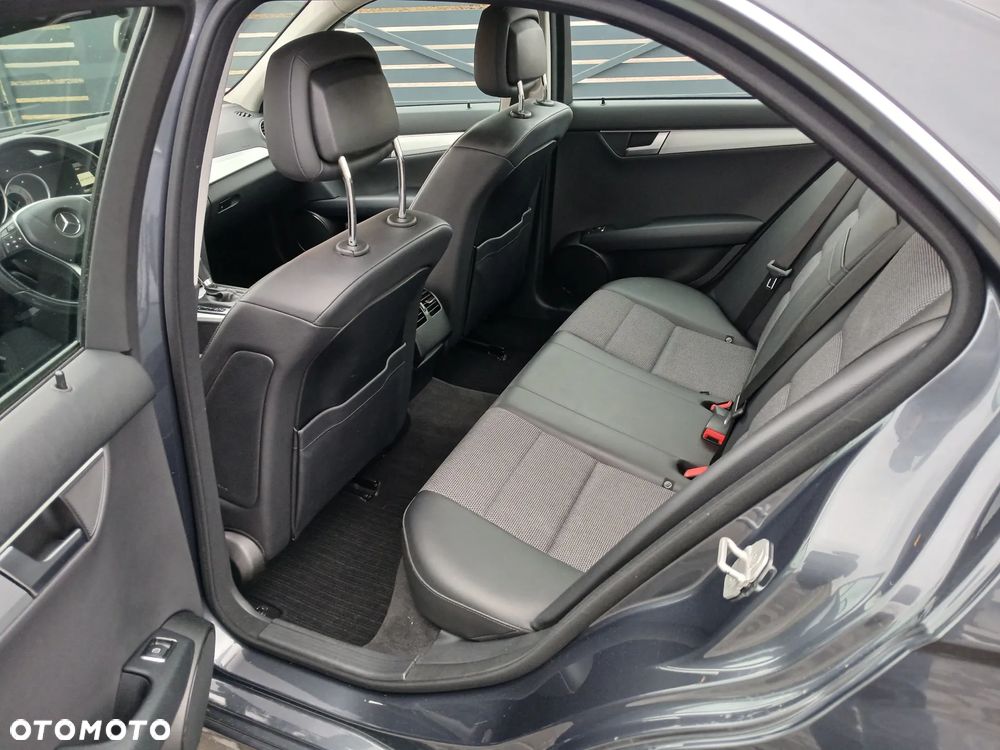 Mercedes-Benz Klasa C 220 CDI BlueEff 4-Matic Avantgarde - 10