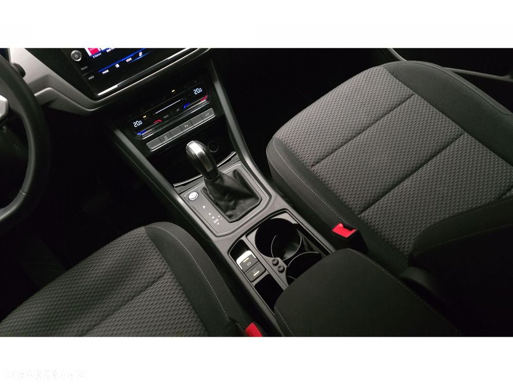 Volkswagen Touran - 22