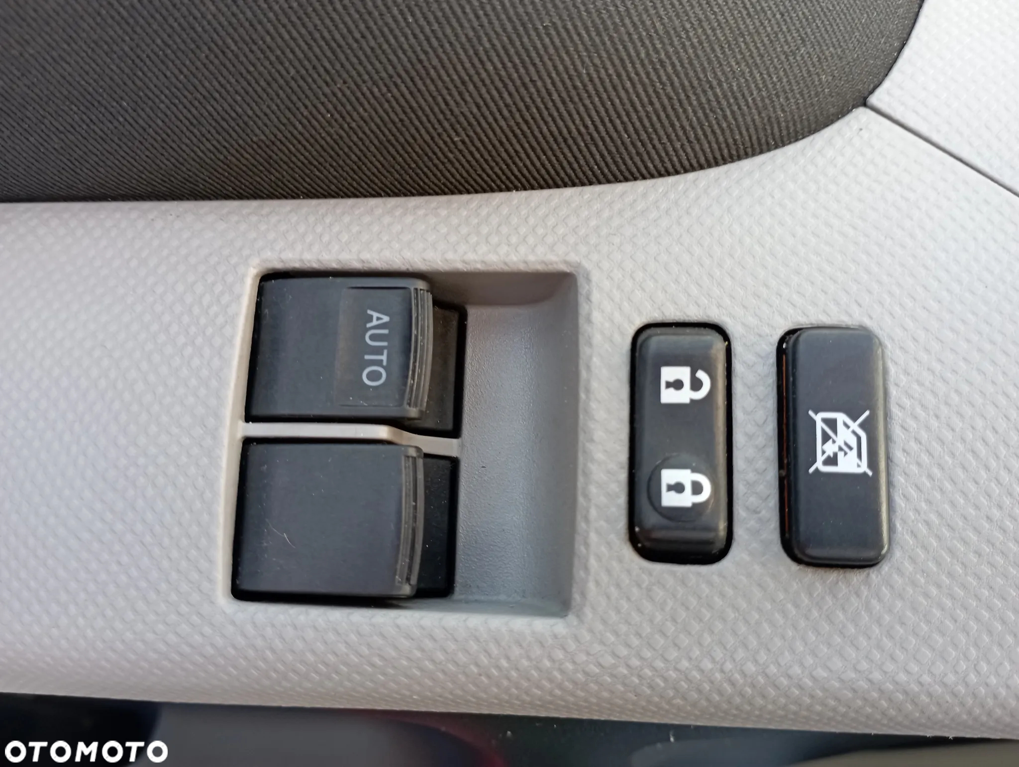 Toyota Yaris 1.0 Terra A/C - 18