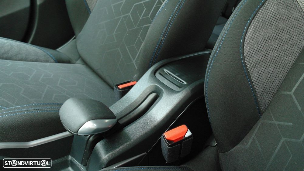 Peugeot 2008 1.2 PureTech Style - 40