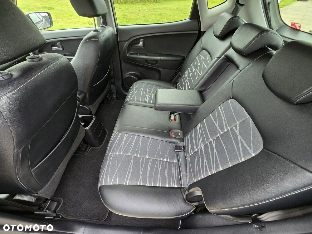 Kia Venga 1.6 Business Line - 11