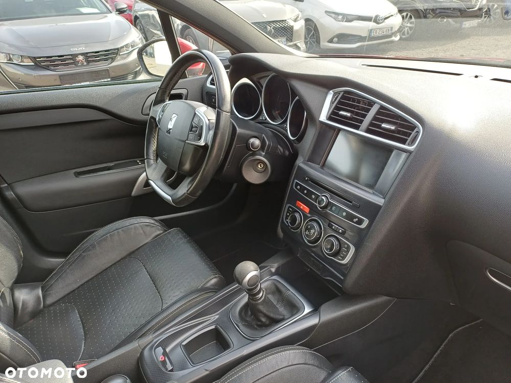 Citroën DS4 1.6 HDi SoChic - 11
