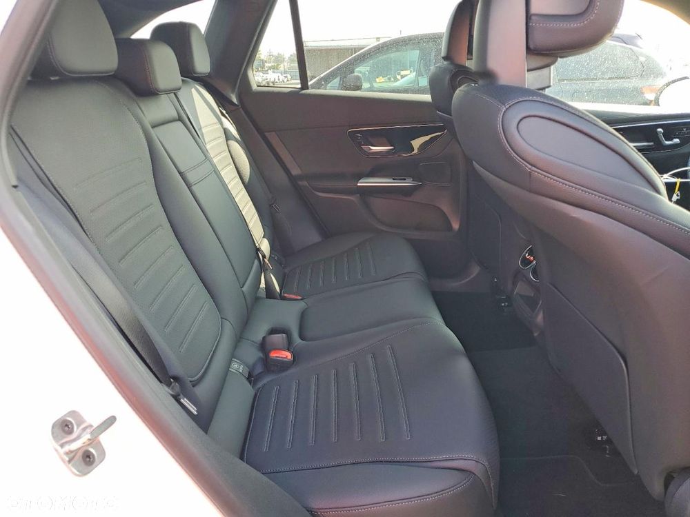 Mercedes-Benz GLC 300 mHEV 4-Matic AMG Line - 12