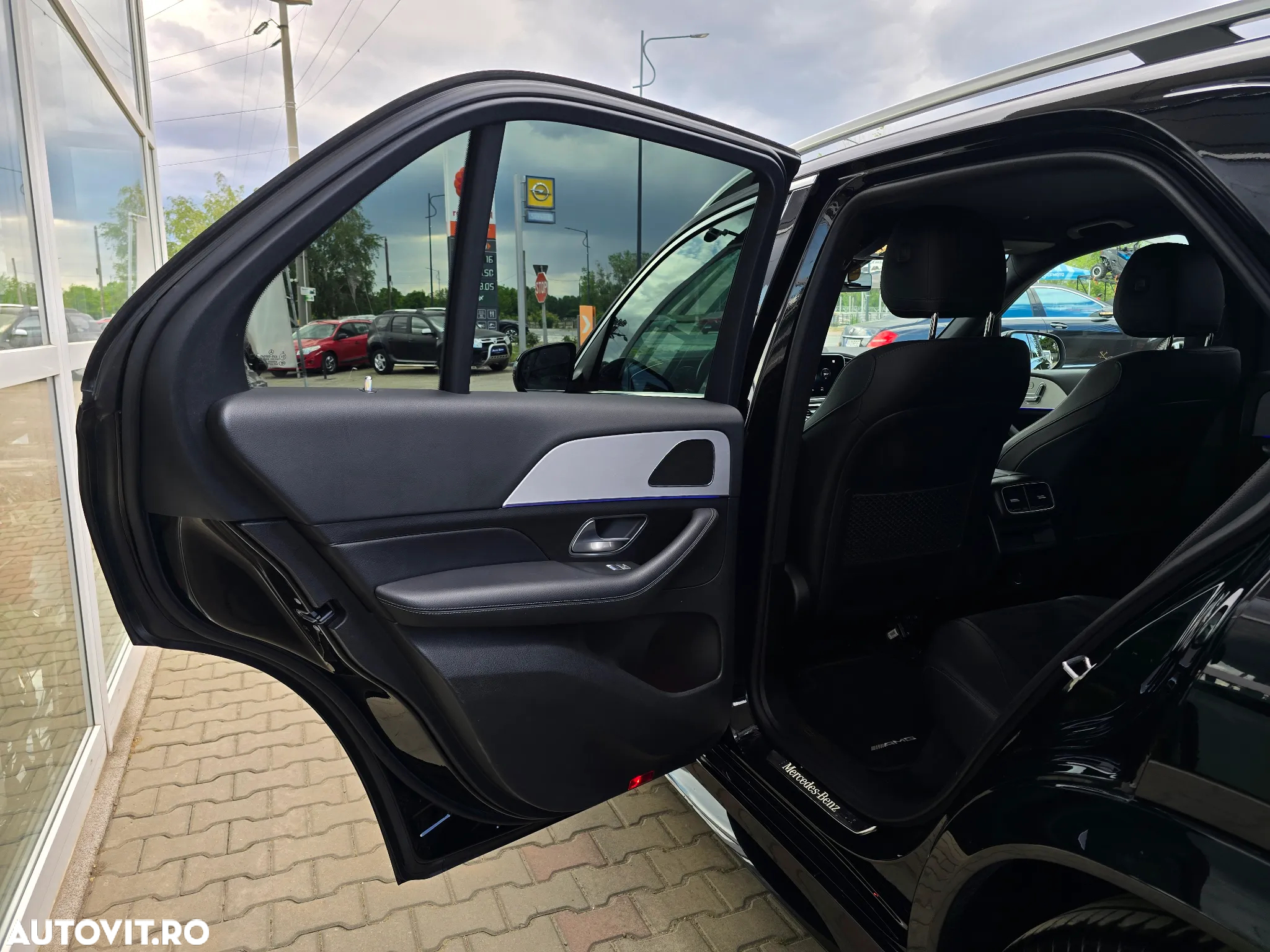 Mercedes-Benz GLE 300 d 4Matic 9G-TRONIC AMG Line - 13