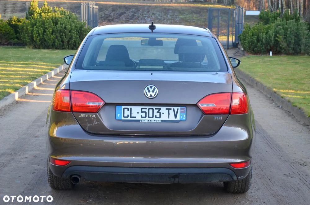 Volkswagen Jetta 1.6 TDI Blue Motion Technology Comfortline - 4