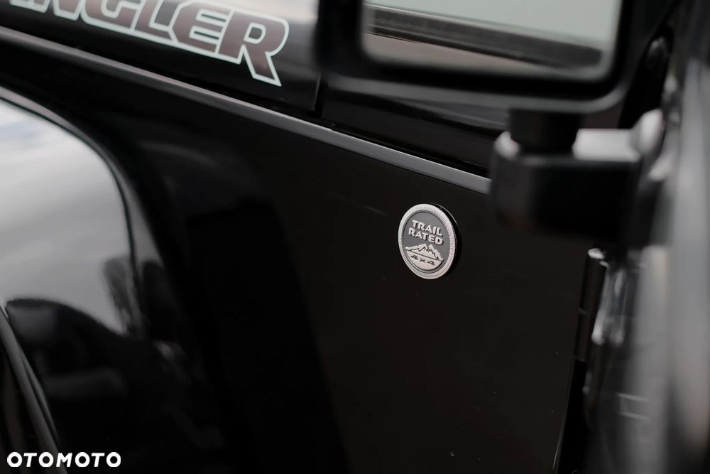 Jeep Wrangler 3.6 Unlim Sahara - 24
