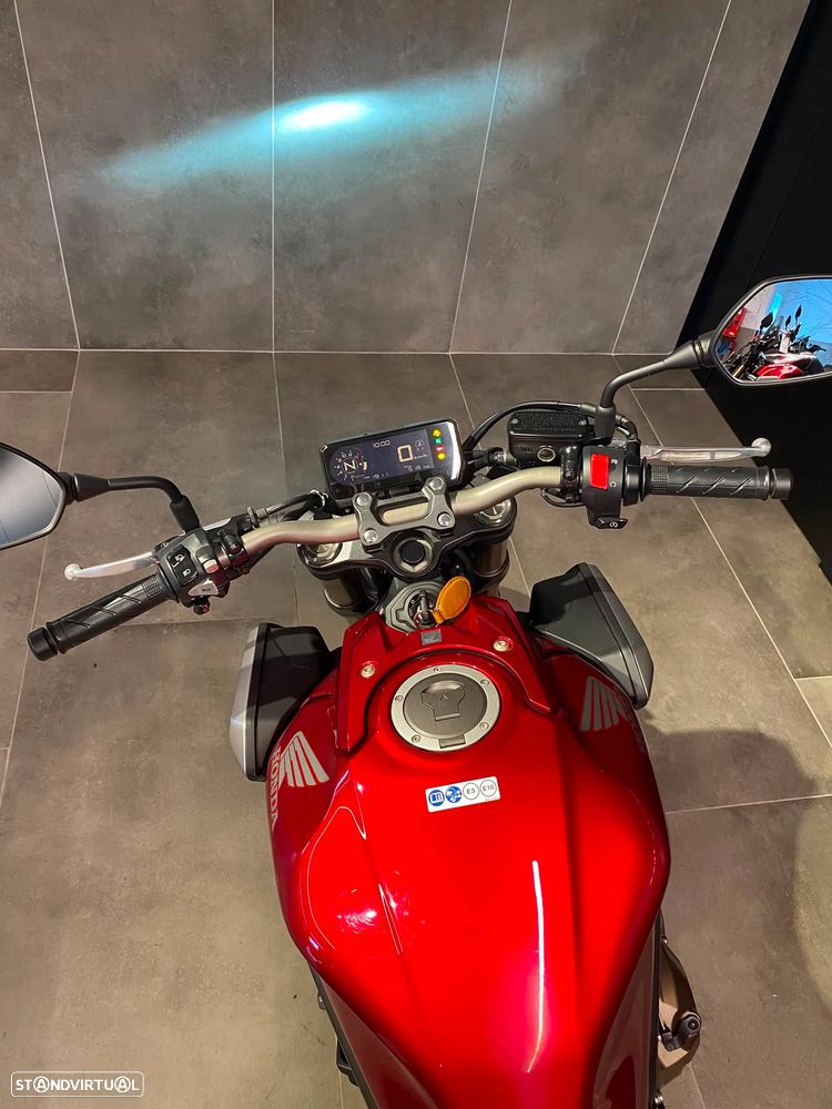 Honda CB 650 R - 9