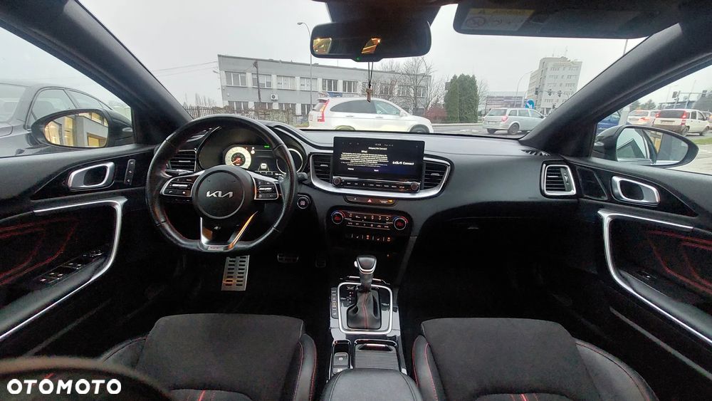 Kia ProCeed 1.6 T-GDI GT DCT - 13