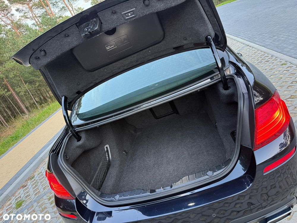 BMW Seria 5 535d xDrive - 11