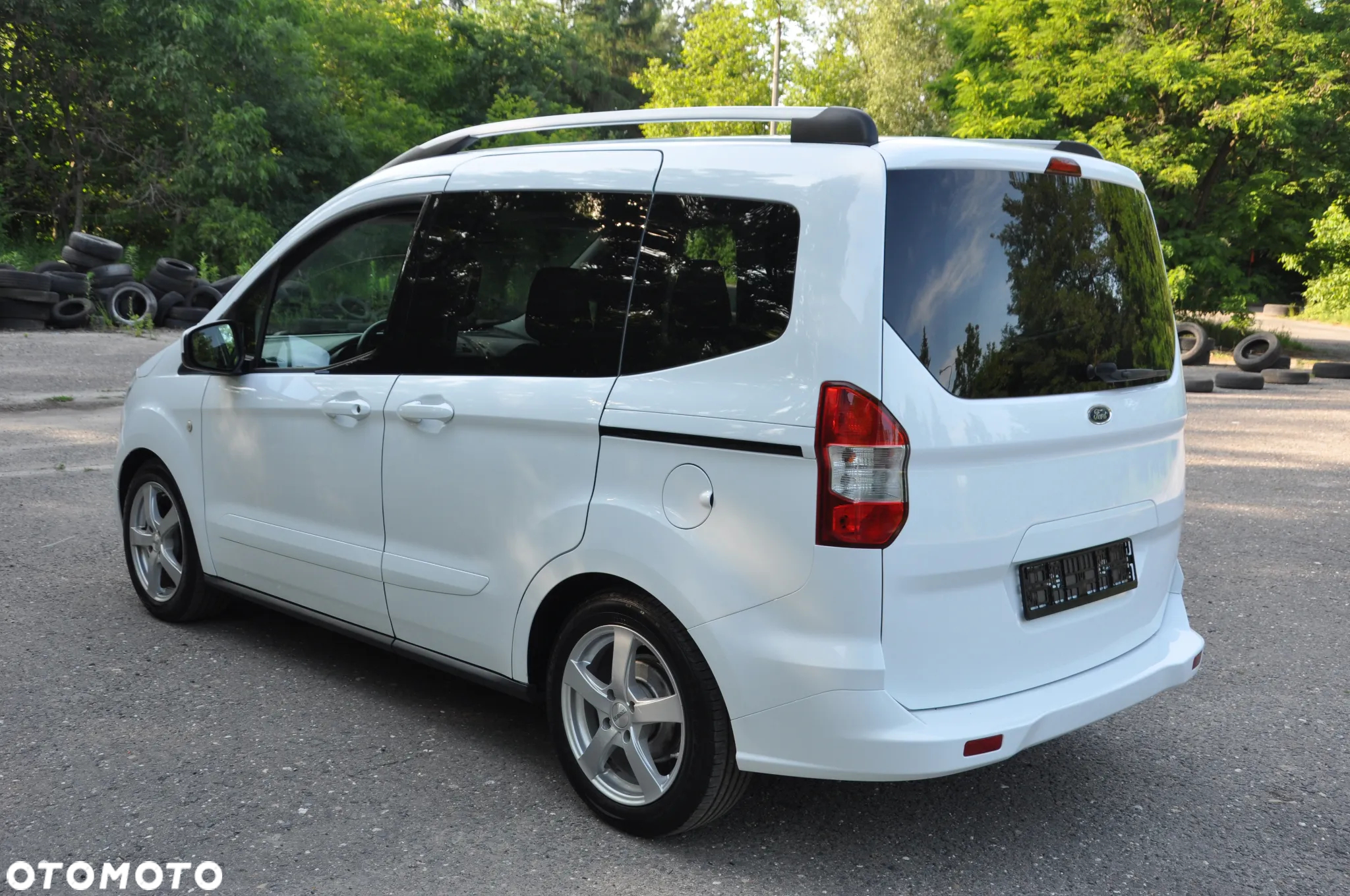 Ford Tourneo Courier - 15