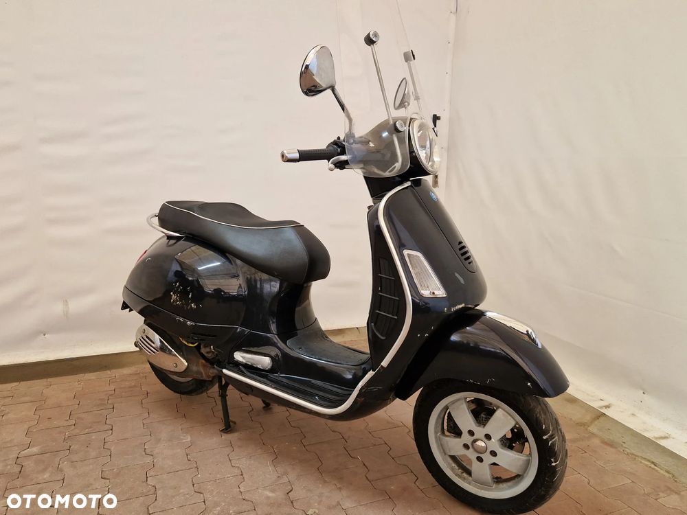 Piaggio Vespa - 1