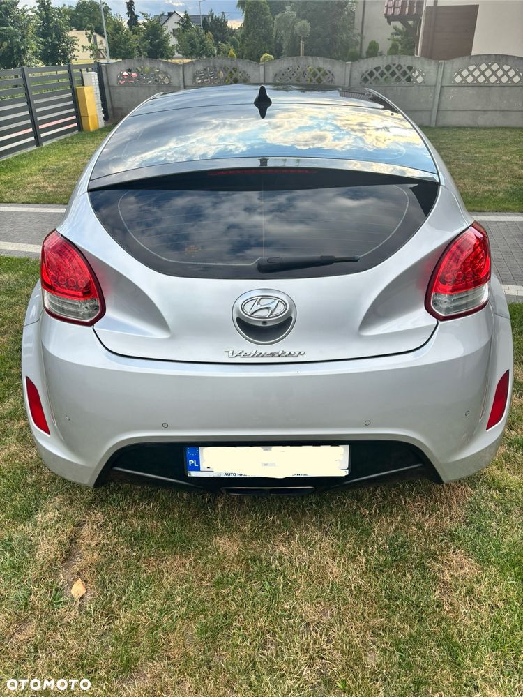 Hyundai Veloster - 32