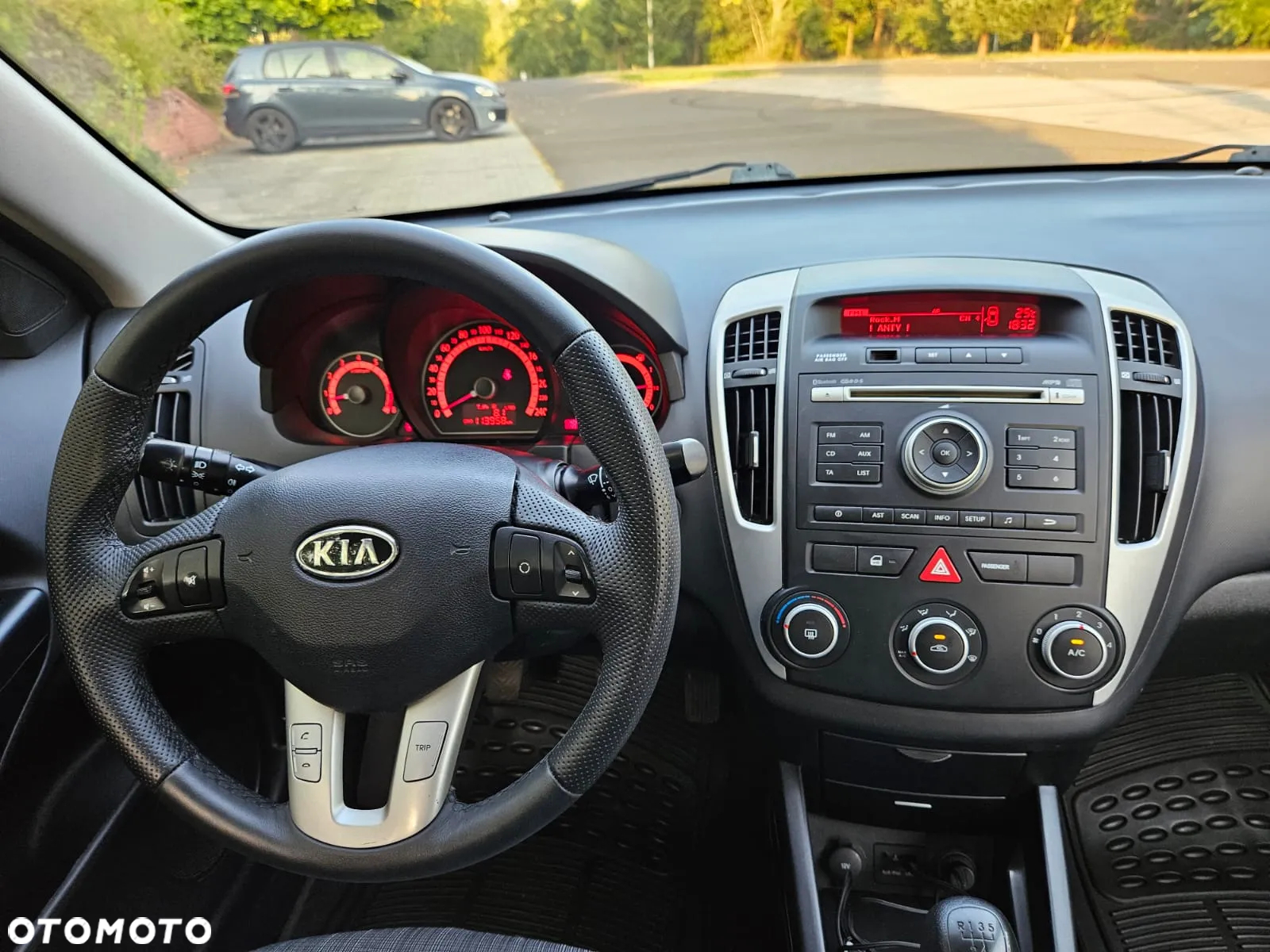 Kia Ceed 1.4 CVVT SW Dream-Team Edition - 34