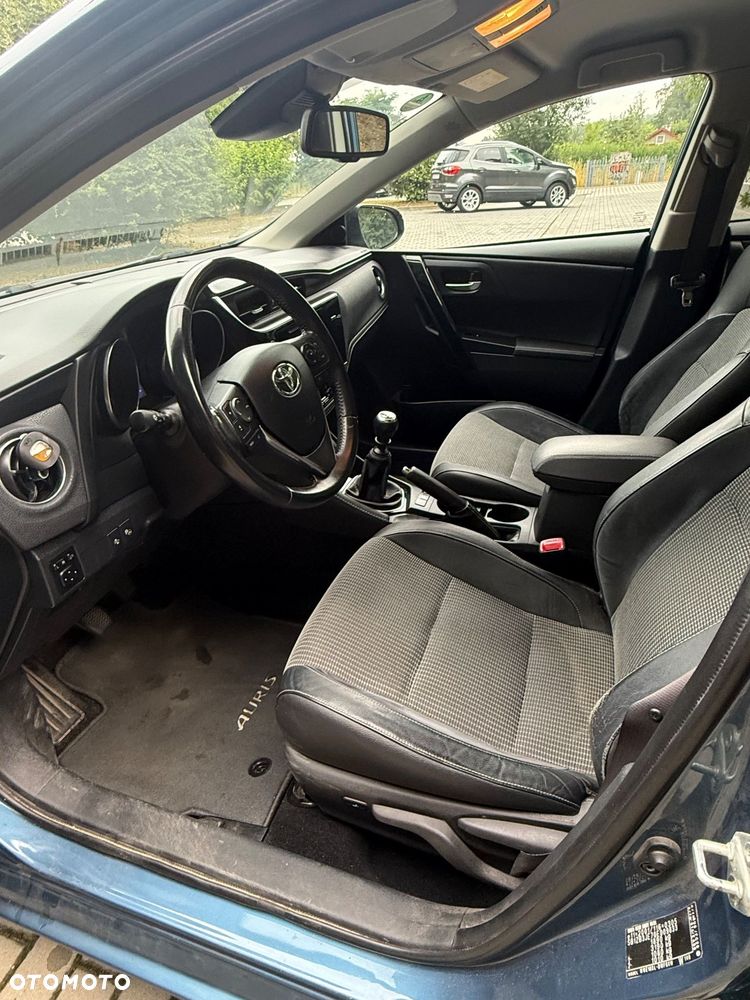 Toyota Auris 1.6 D-4D Prestige - 6