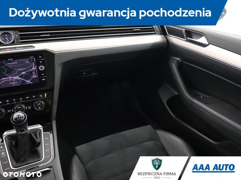 Volkswagen Passat - 10