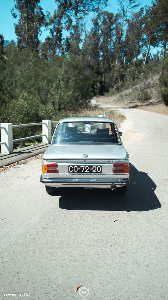 BMW 2002 - 24