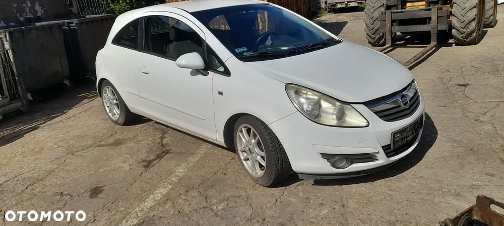 ZDERZAK tylny OPEL CORSA D - 2