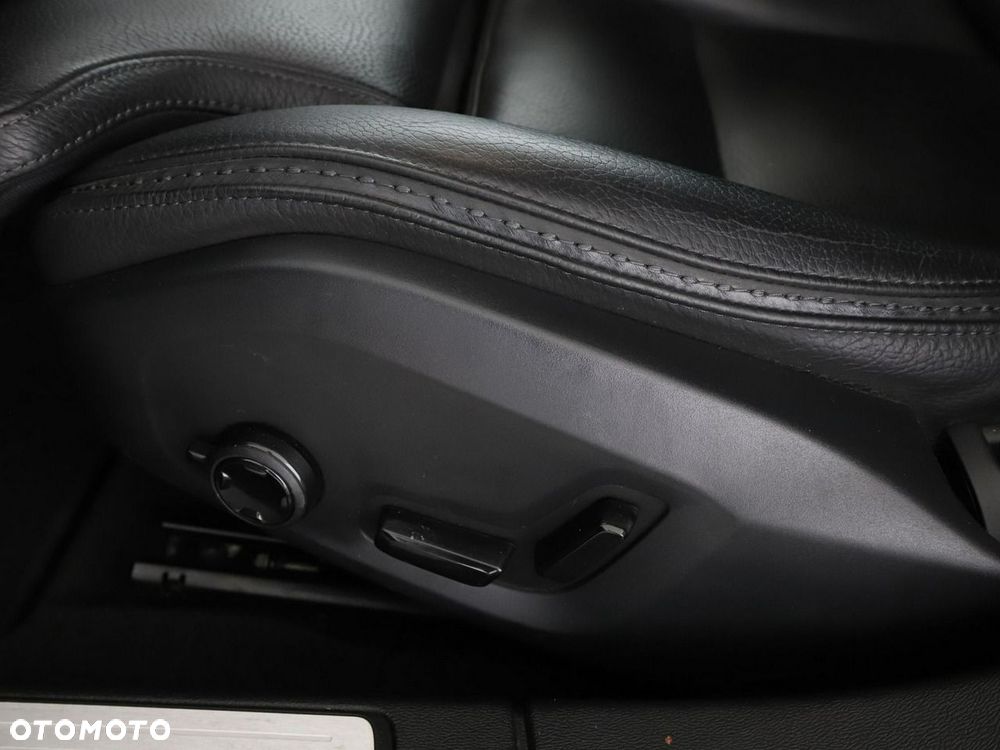 Volvo V60 Cross Country D4 AWD - 38