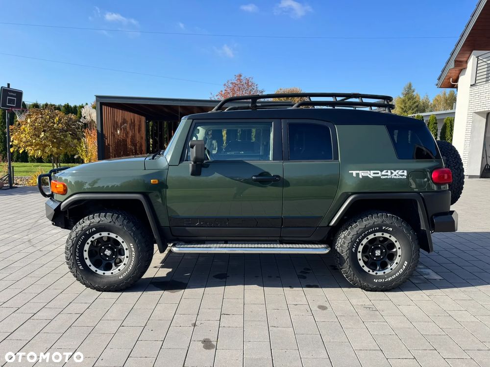 Toyota Fj 2012 photo 4