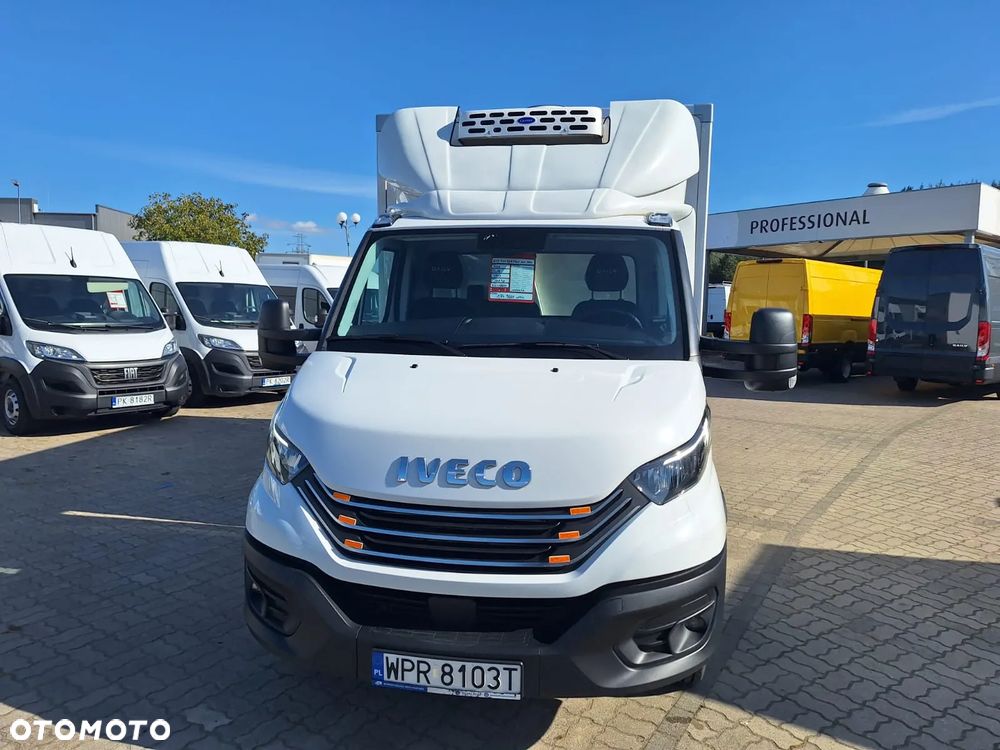 Iveco 50C18 Chłodnia Izoterma 8EP km Krajowy Ledy  Agregat Carrier citymax 400 - 8