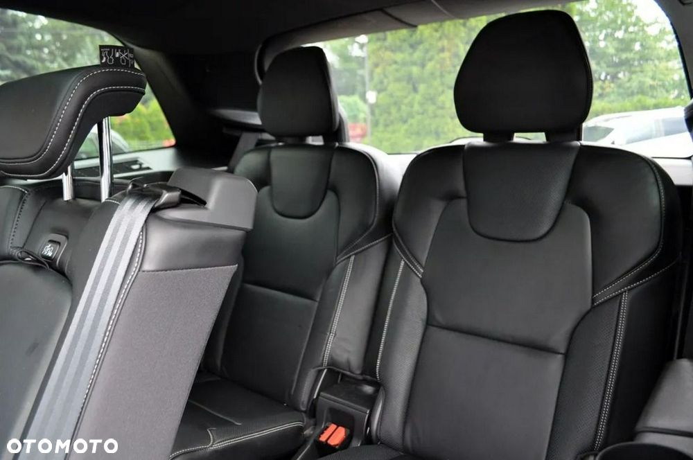 Volvo XC 90 T8 AWD Plug-In Hybrid R-Design 7os - 35