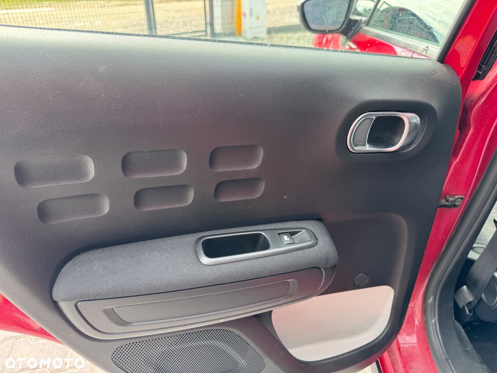 Citroën C3 Pure Tech 82 SHINE - 24