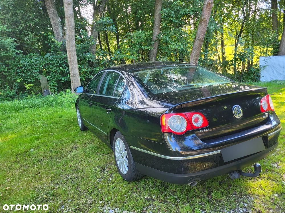 Volkswagen Passat 1.6 TDI DPF BlueMot Comfortline - 4