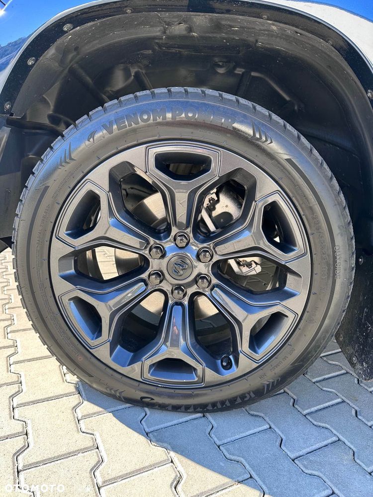 Dodge RAM 5.7 4x4 - 19