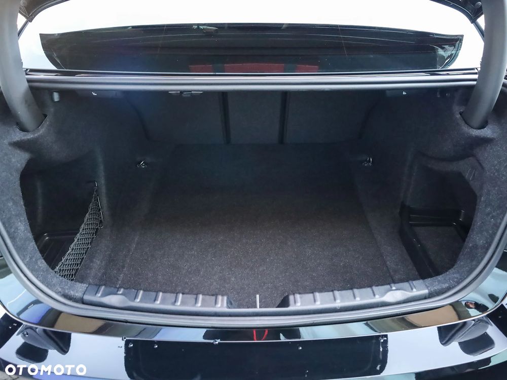BMW Seria 3 318i - 35
